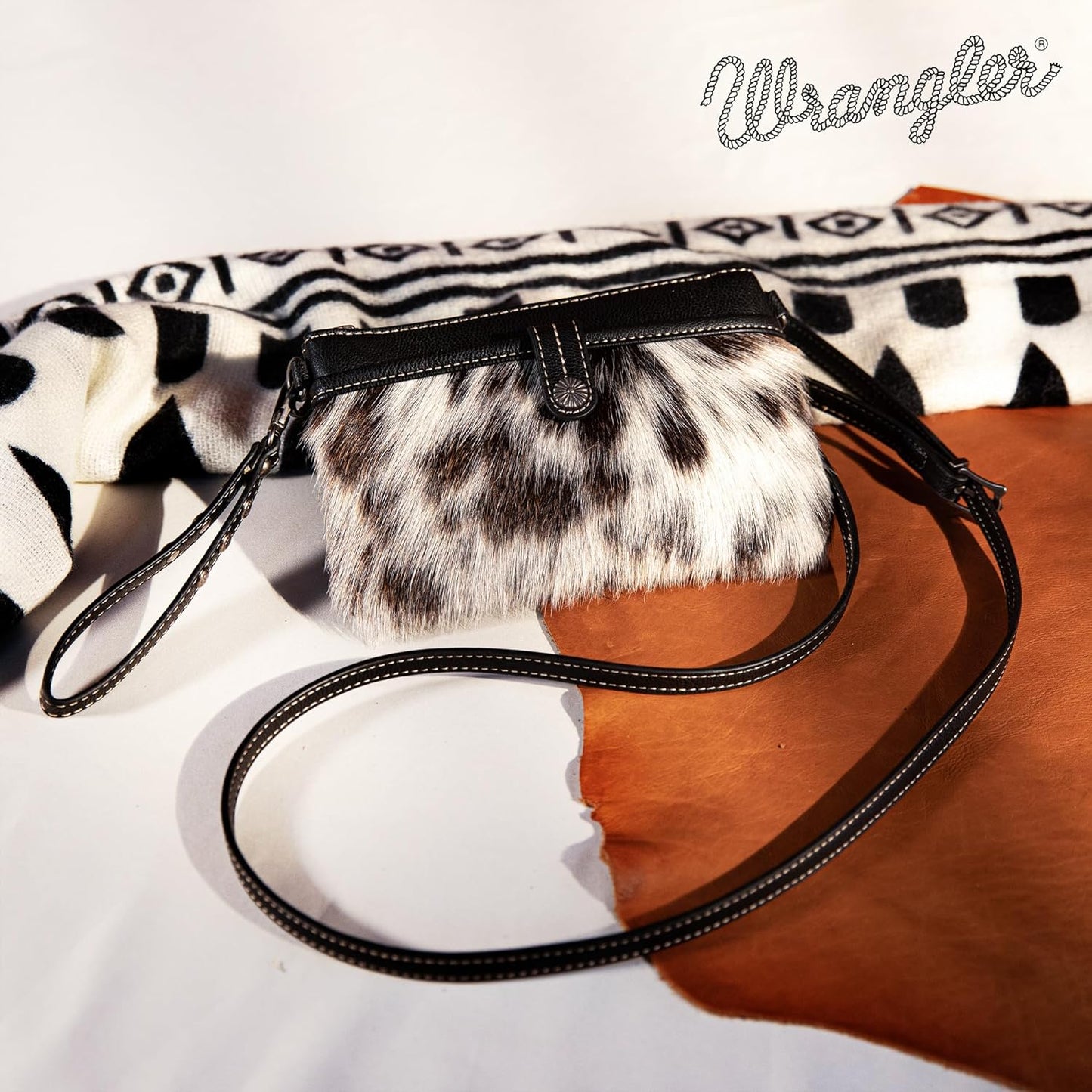 Wrangler Western Crossbody Bags for Women Clutch Wristlet Purse