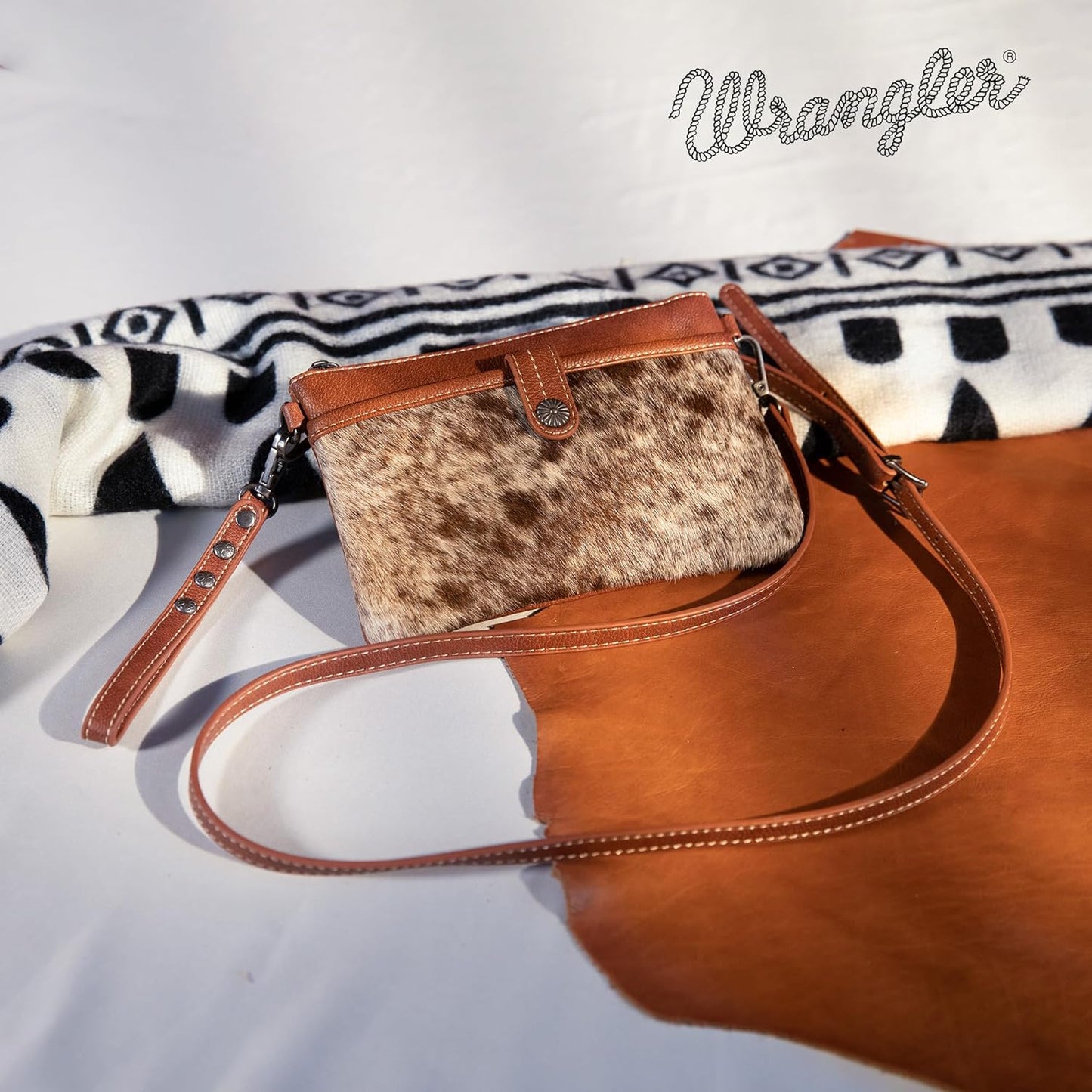Wrangler Western Crossbody Bags for Women Clutch Wristlet Purse