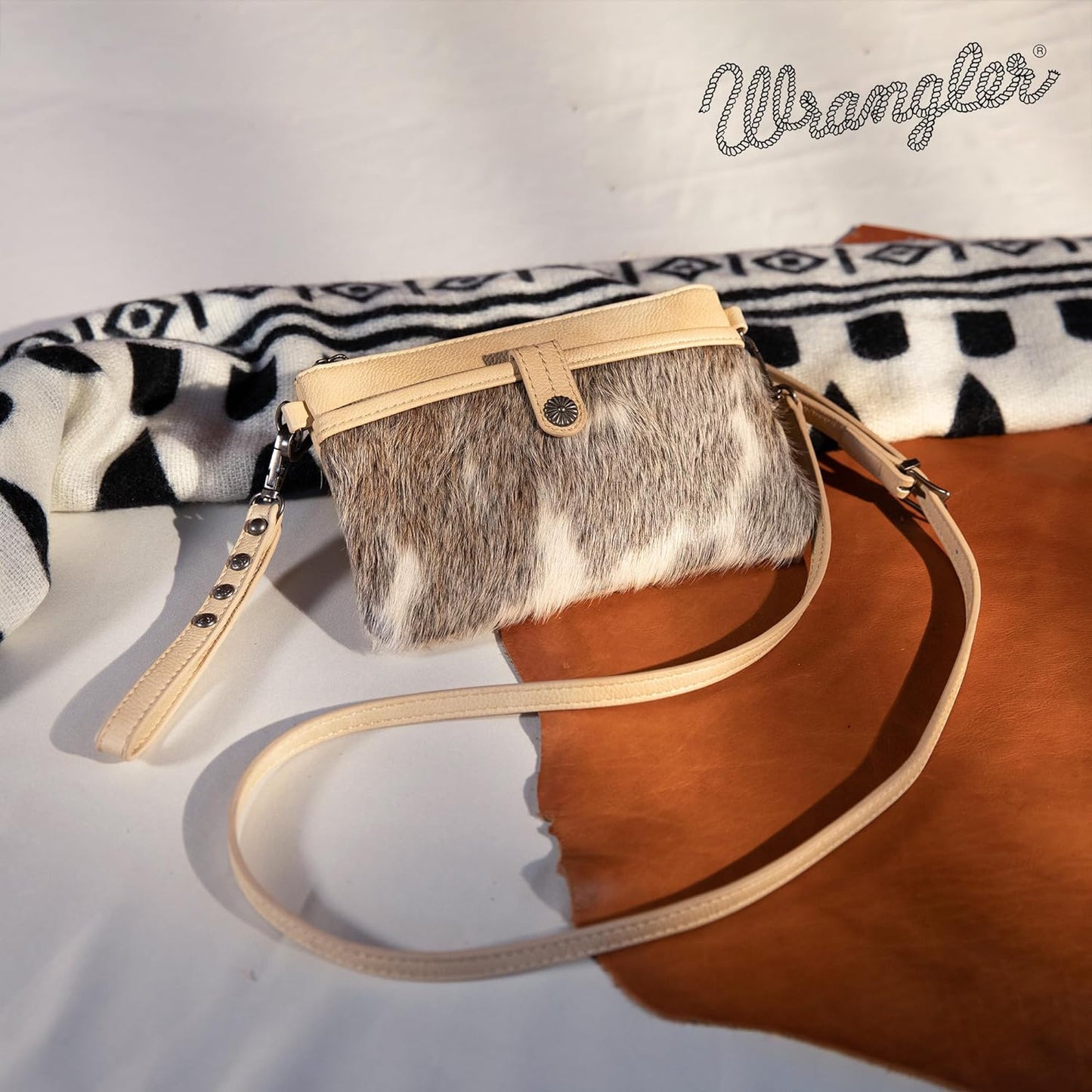 Wrangler Western Crossbody Bags for Women Clutch Wristlet Purse